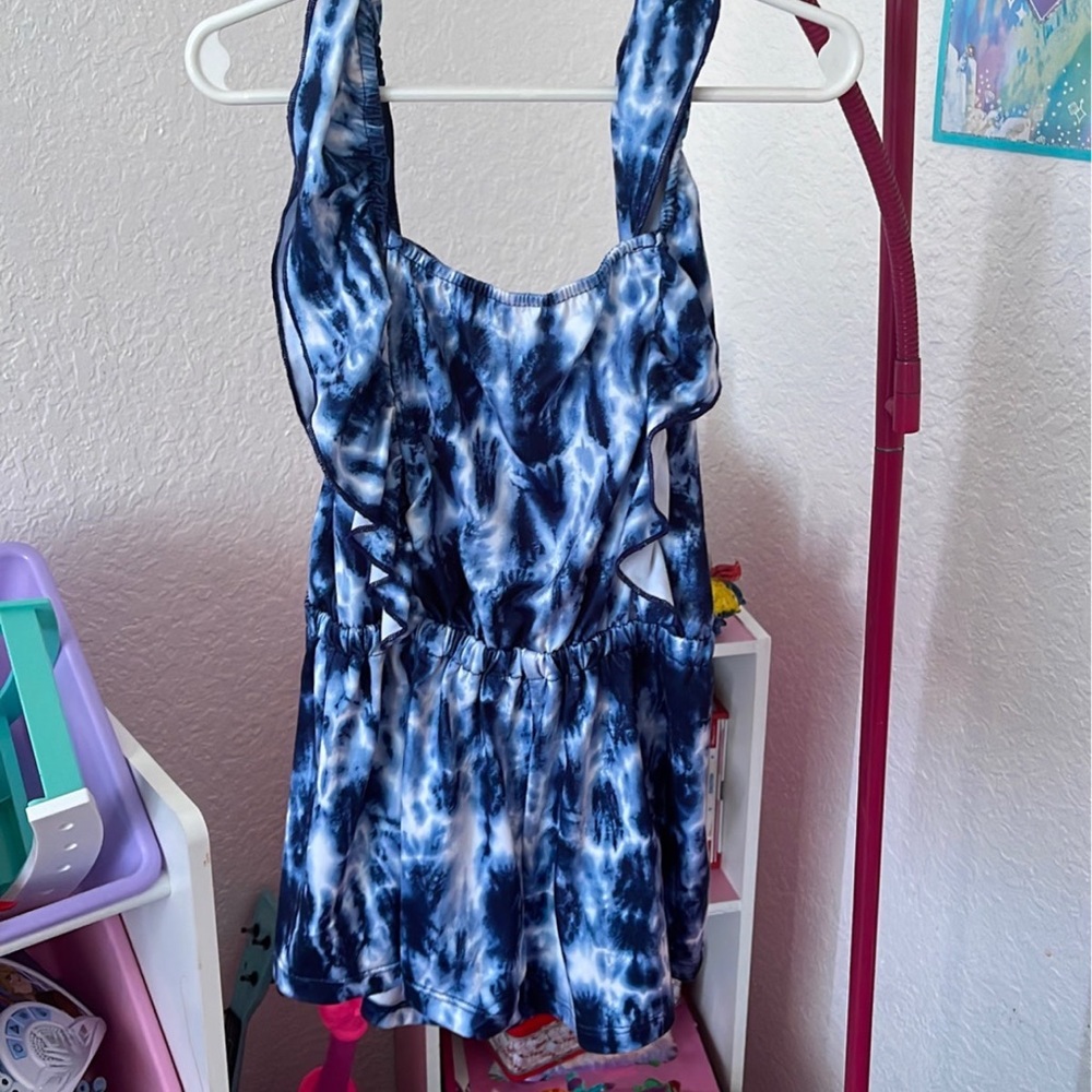 Super cute little girls romper!